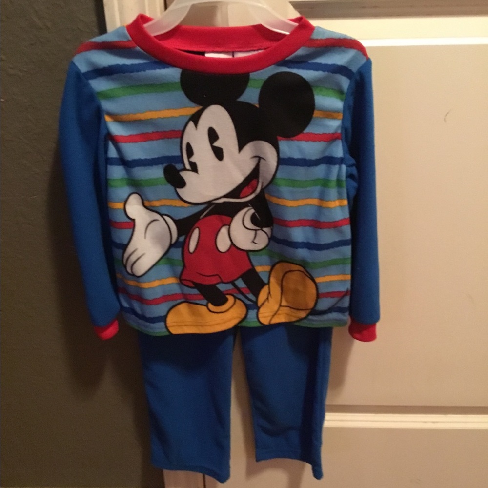 Mickey Mouse Pajamas ⭐️HOST PICK 2/15 ⭐️ - Picture 2 of 4